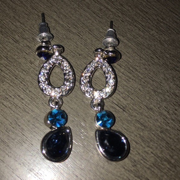 Blue & Teal Gem Drop Earrings 💙 - Picture 6 of 9